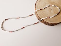 lange halsketting - edelstenen - howliet - rhodoniet
